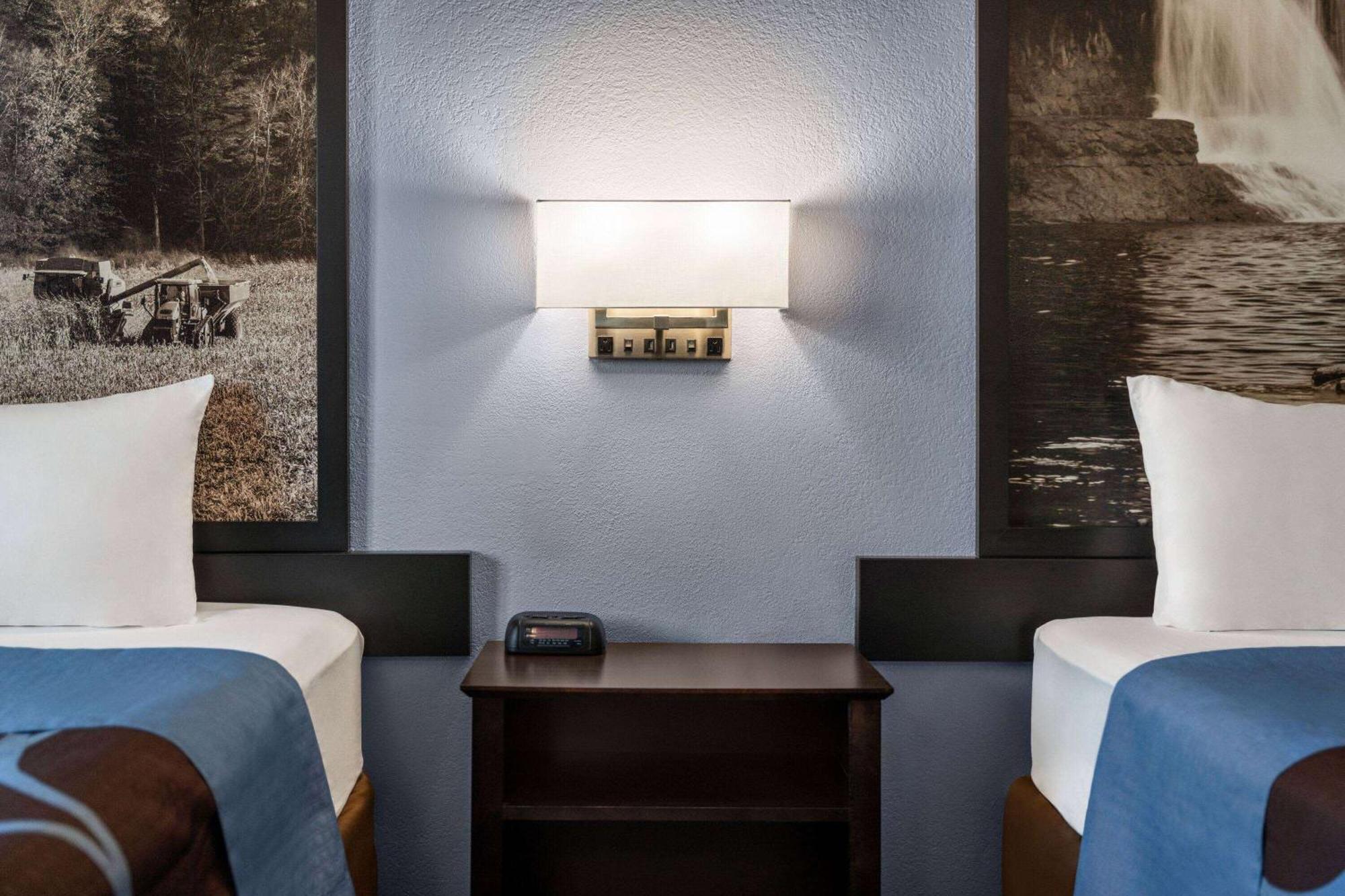 Super 8 By Wyndham Edinburgh Motel Columbus