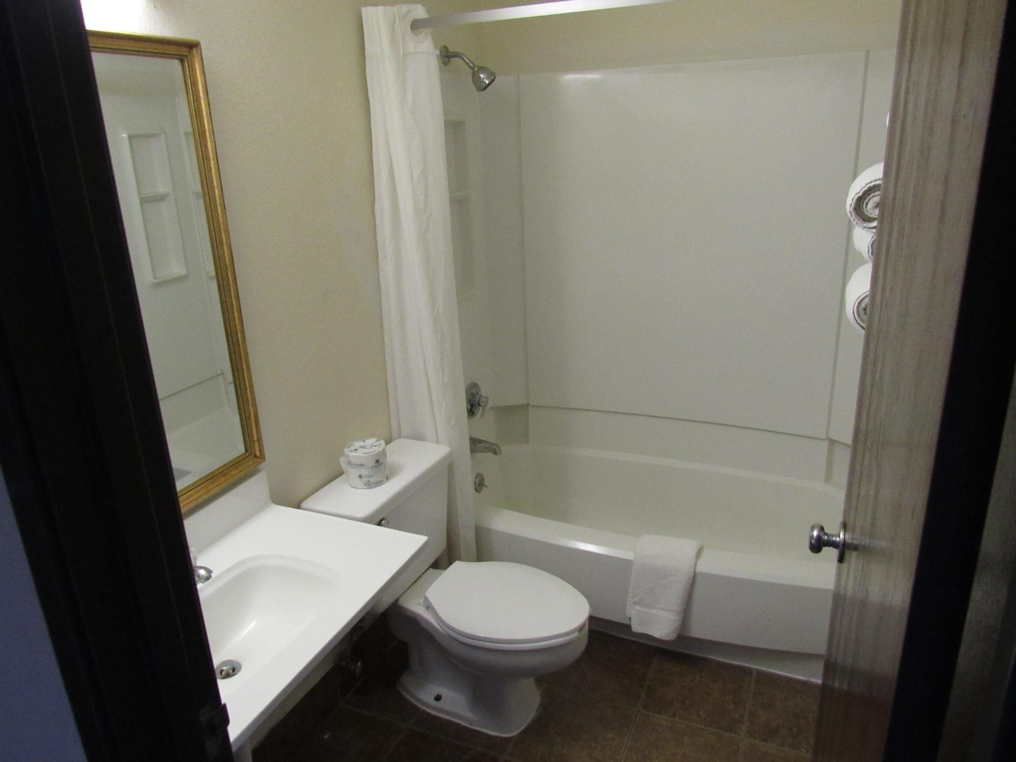Super 8 By Wyndham Edinburgh Motel