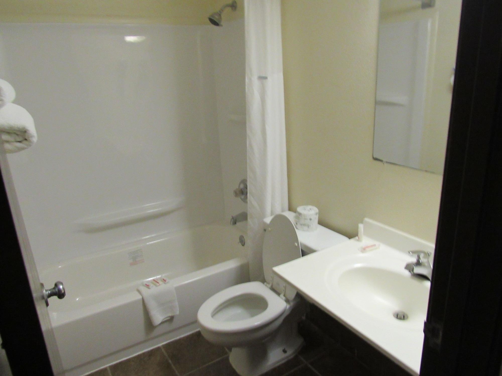 Super 8 By Wyndham Edinburgh